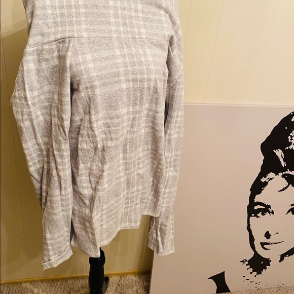 NWOT Banana Republic Off Shoulder cowl plaid shirt - Picture 2 of 3